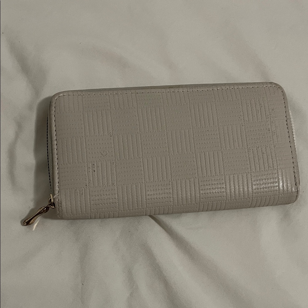 Checkered Beige/Gray Wallet